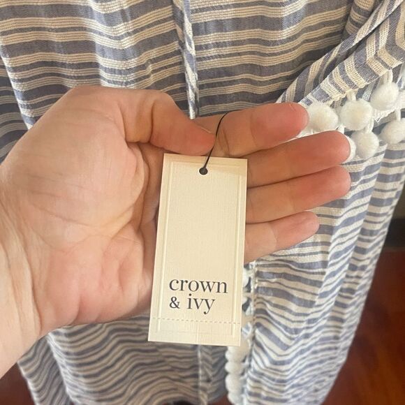 NWT. Crown.& ivy Swimsuit Cover Up size large - Picture 4 of 5